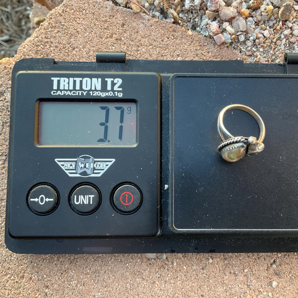 Silver and Brown Abalone Navajo Ring - Picture 8 of 8